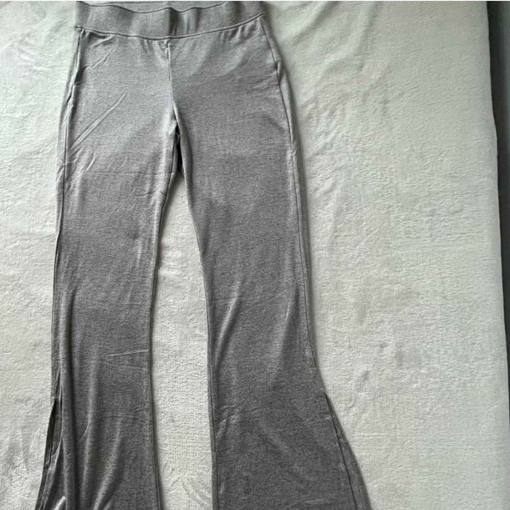gilly hicks slit-hem flared pants.